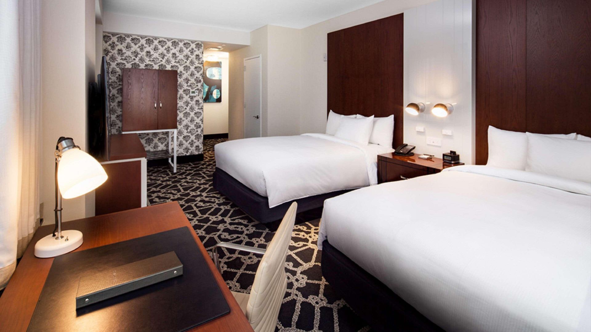 Hotel Hilton Brooklyn - Newly Renovated