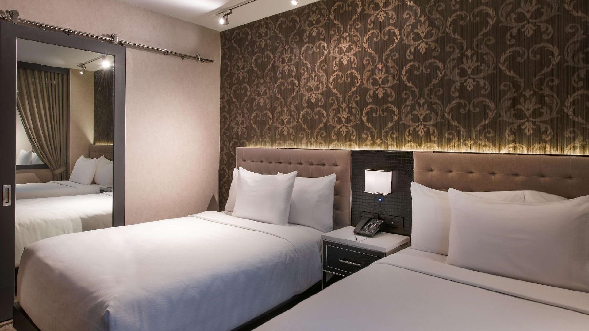 Hotel Aliz Times Square 4*