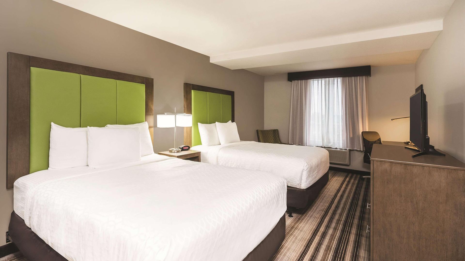 La Quinta By Wyndham Brooklyn Hotel