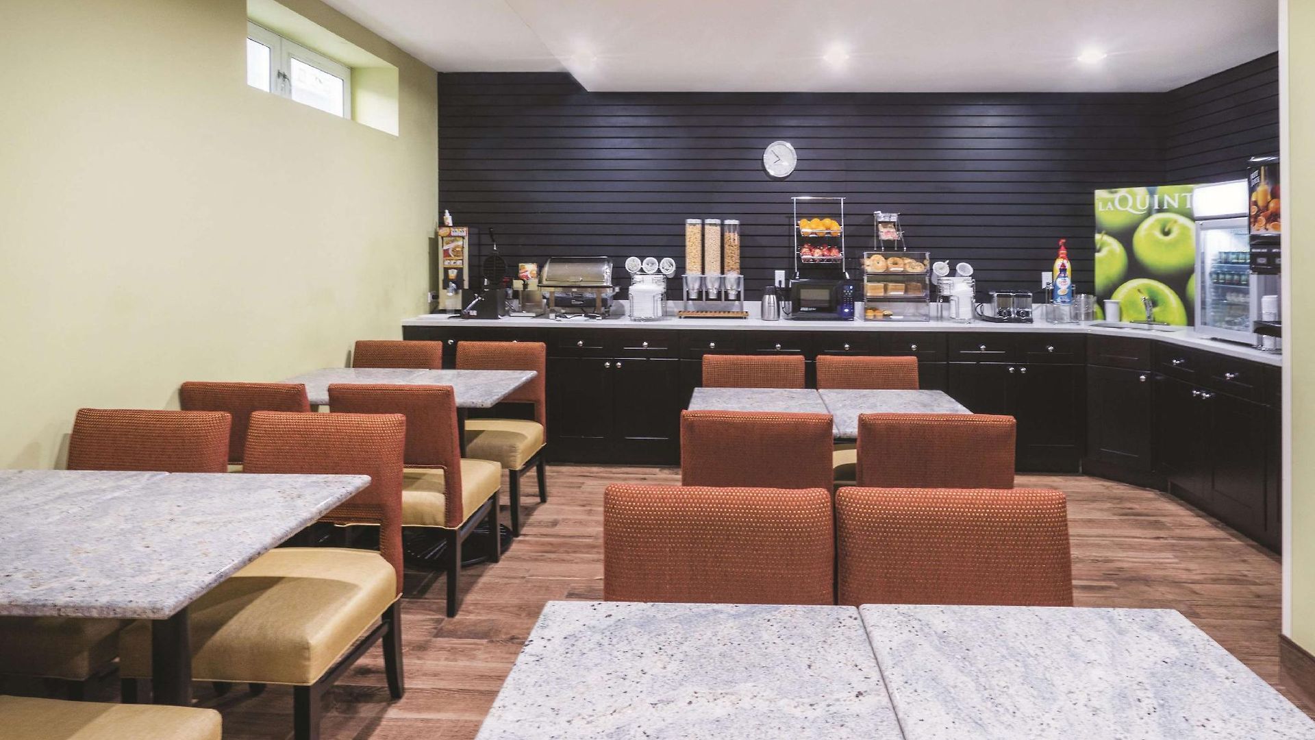 La Quinta By Wyndham Brooklyn Hotel