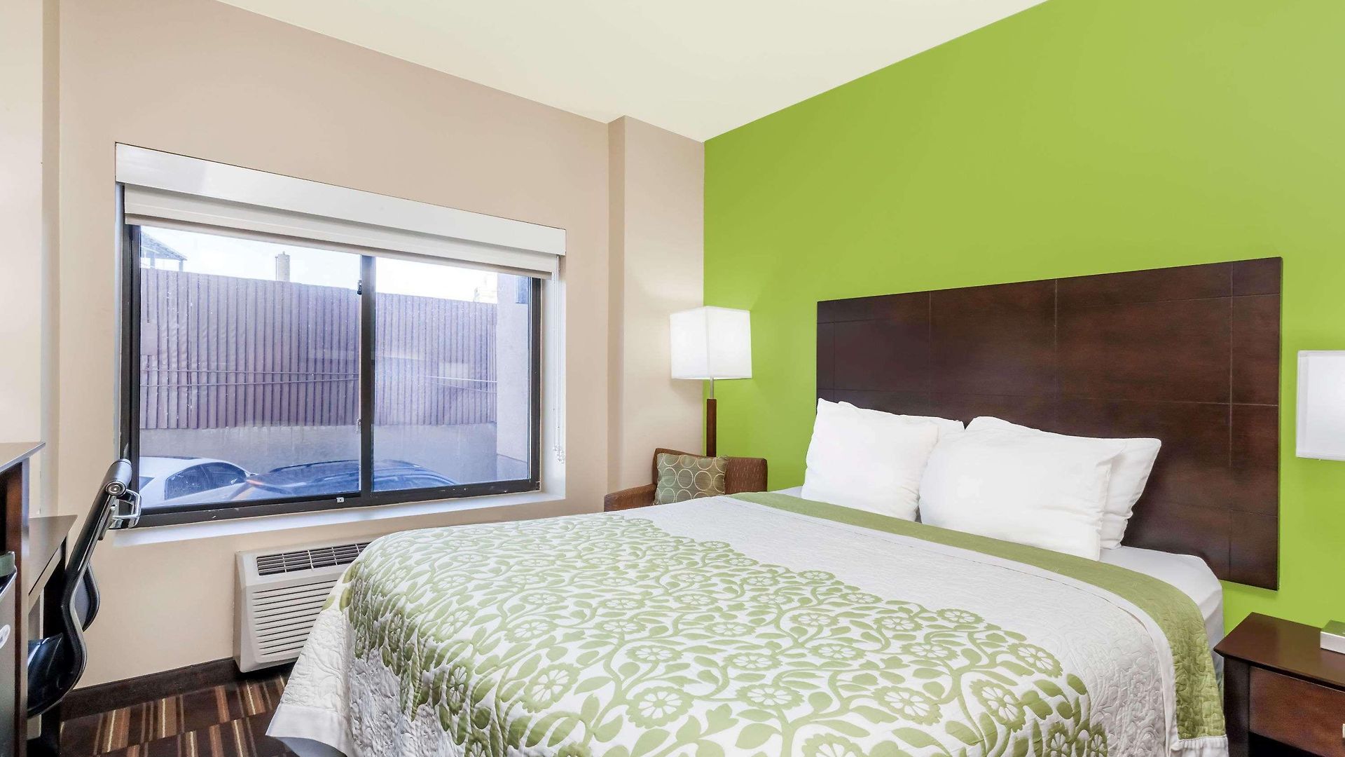Days & By Wyndham Jamaica Jfk Airport Hotel