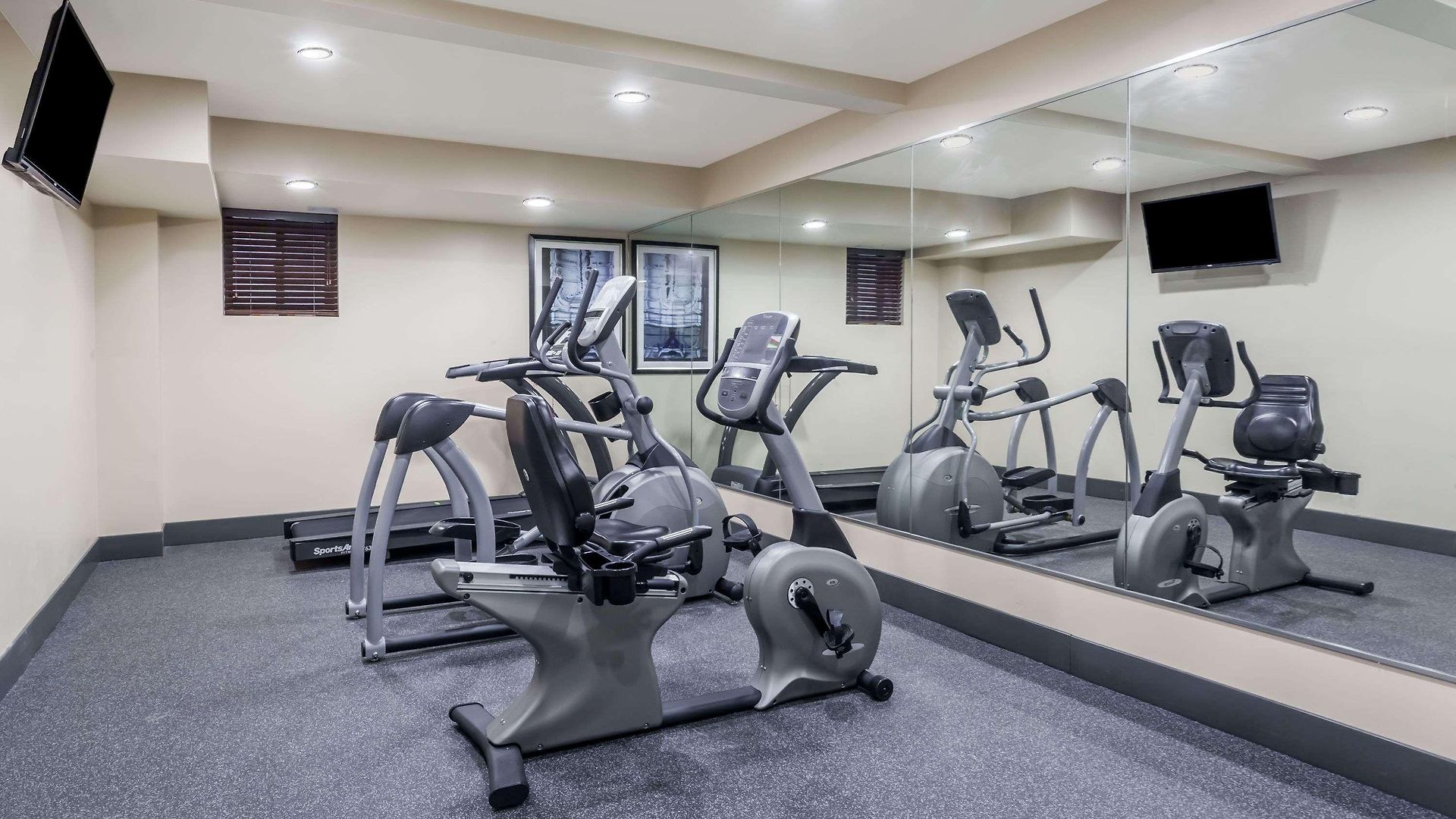 Hotel Days & By Wyndham Jamaica Jfk Airport New York