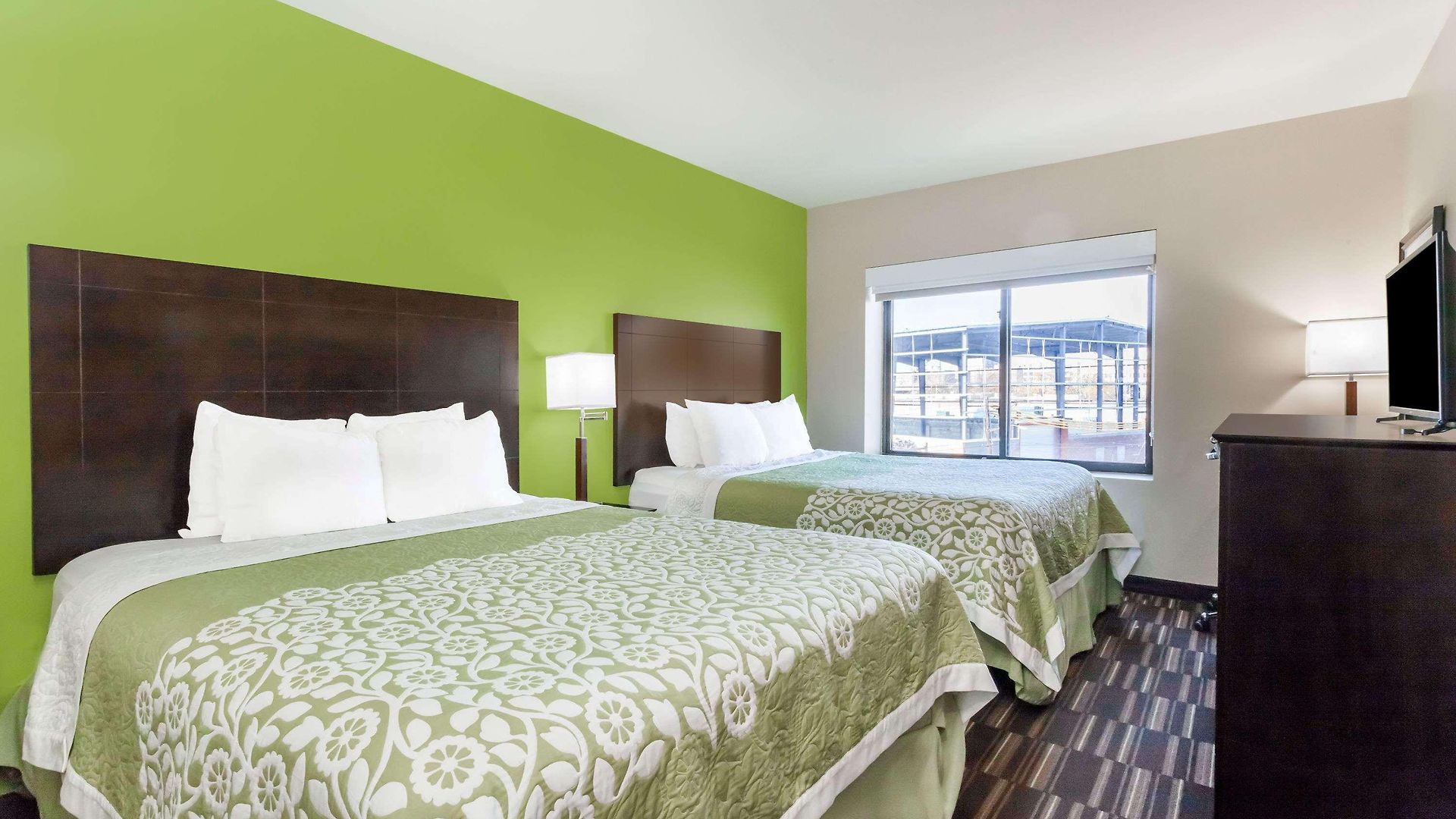 Days & By Wyndham Jamaica Jfk Airport Hotel