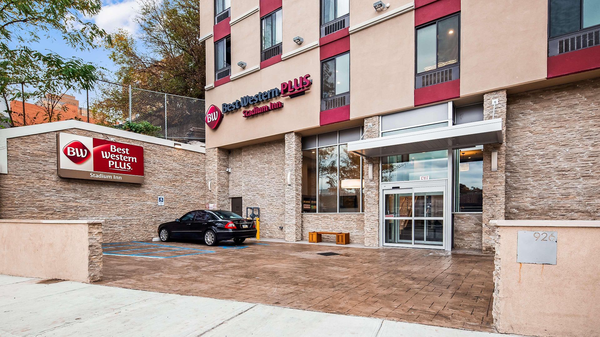 Western Stadium Hotel 3*