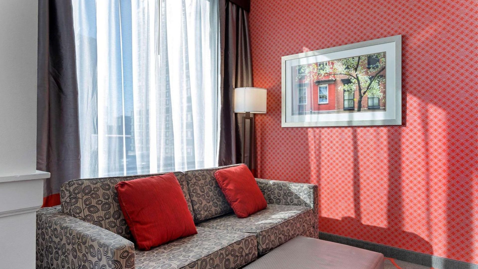 Hotel Comfort & Near Stadium 4*