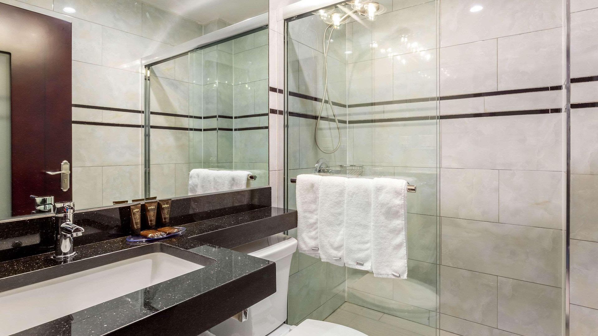 Hotel The L New York