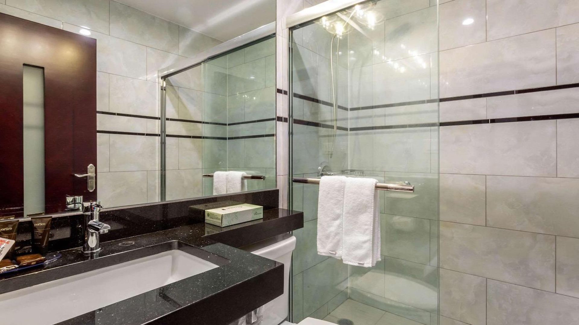 Hotel The L 3*
