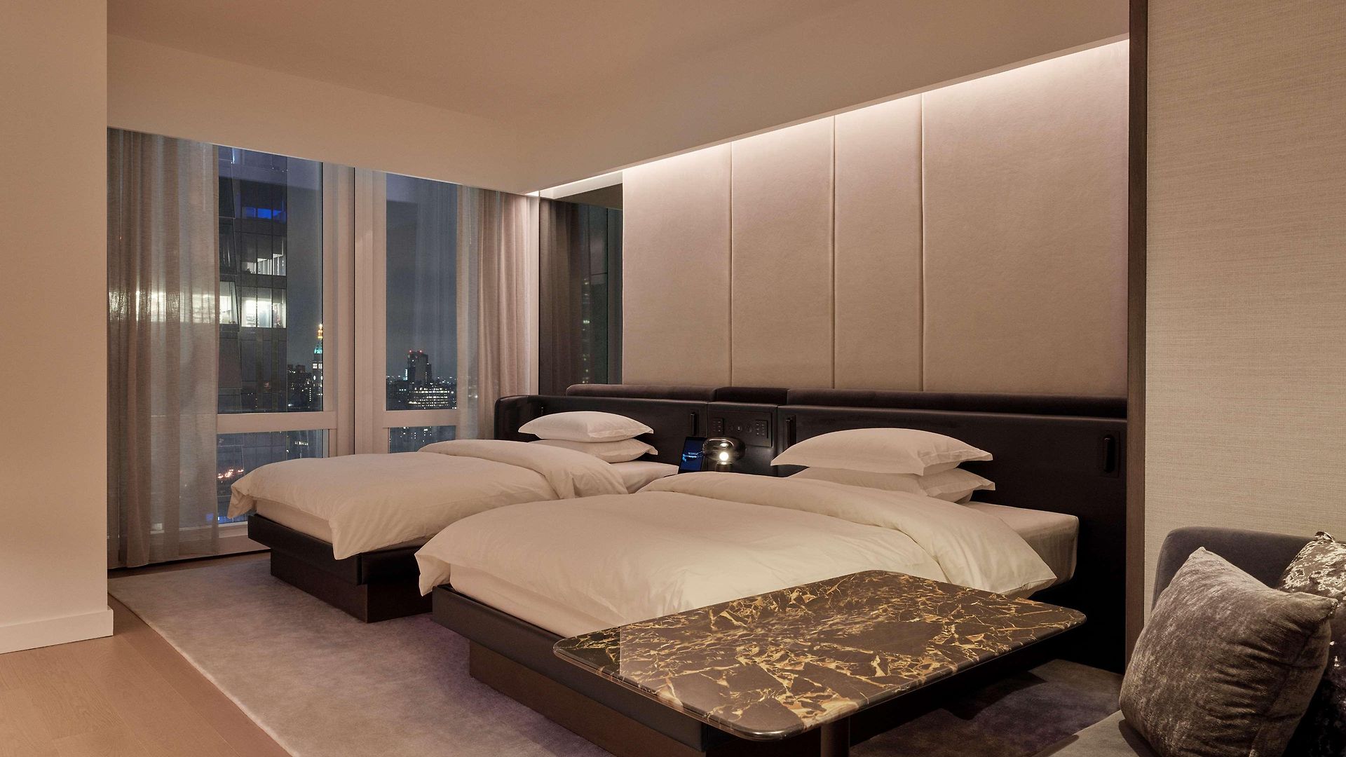 Equinox Hotel 5*