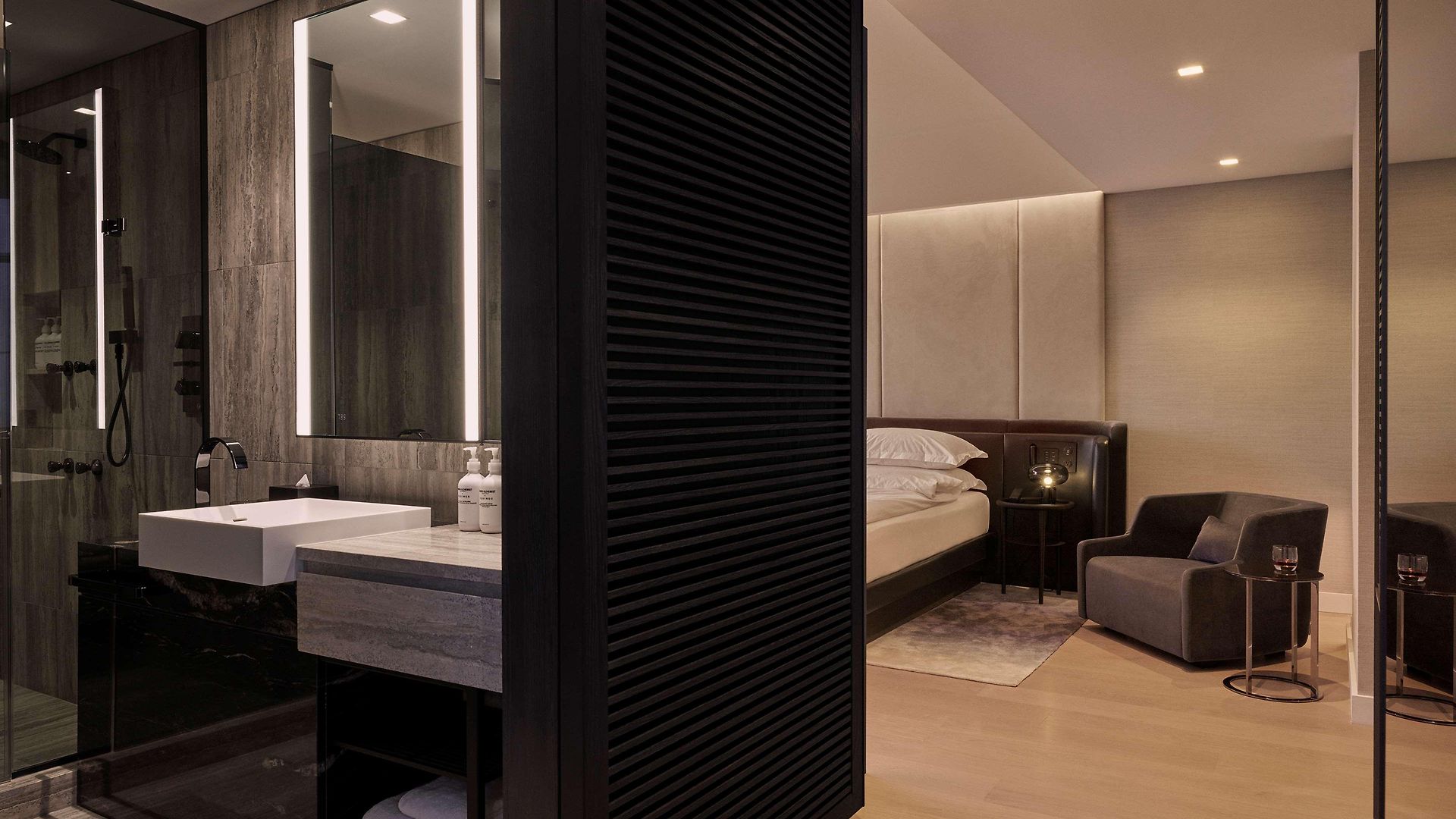 Equinox Hotel 5*