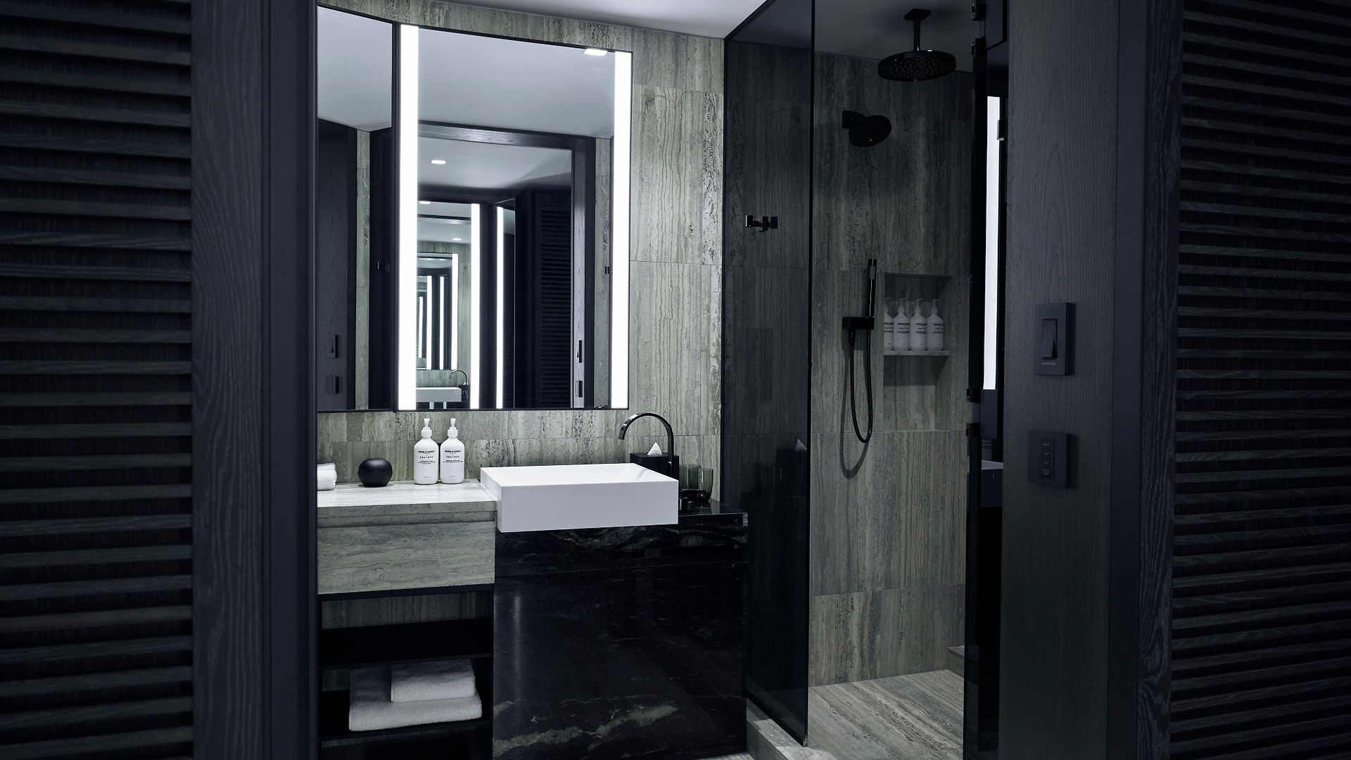 Hotel Equinox