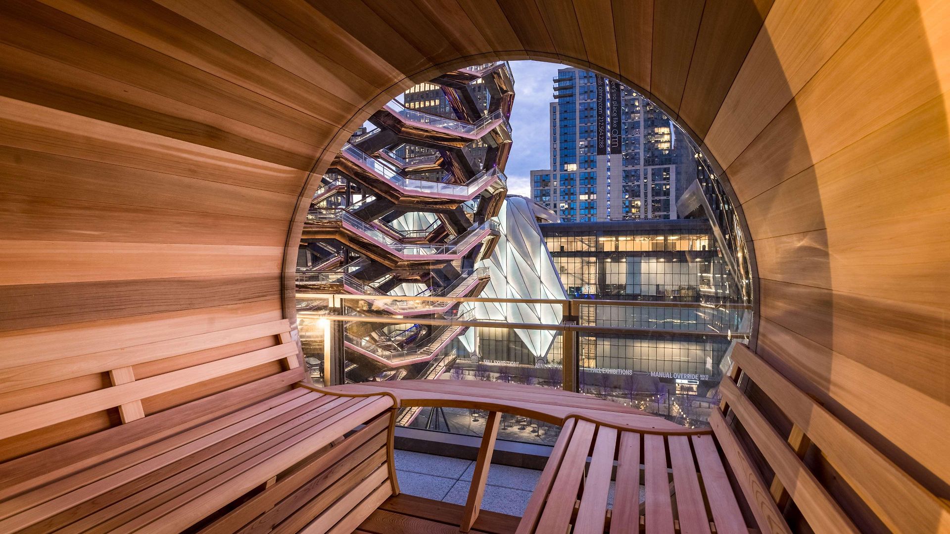 Hotel Equinox