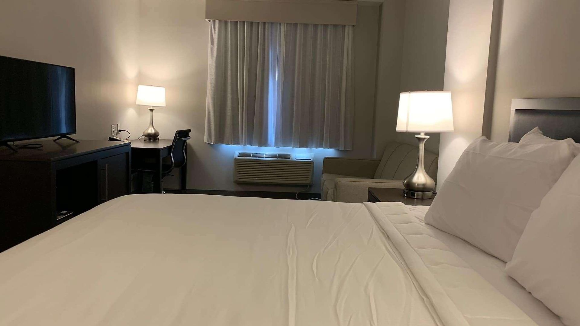 Hotel Wingate By Wyndham Jfk Airport, Far Rockaway Ny New York