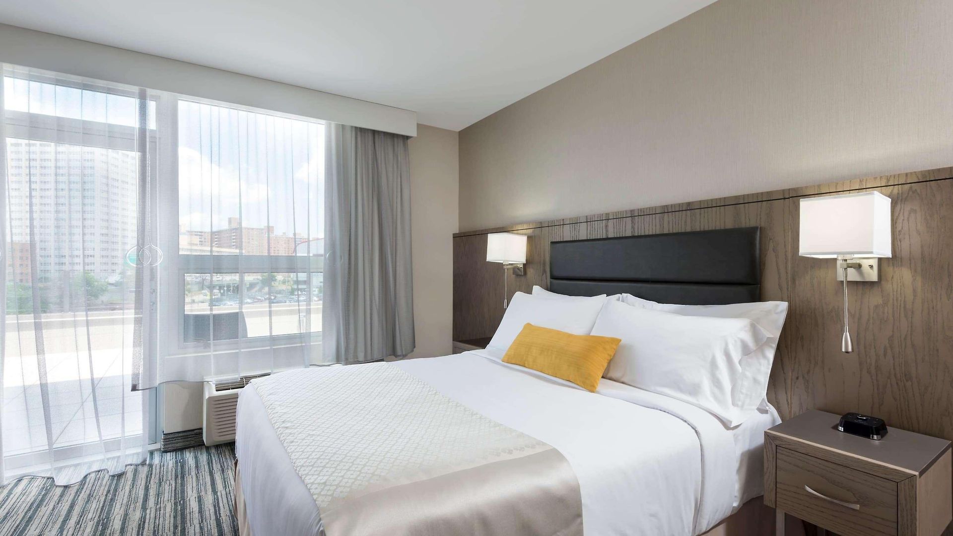 Wyndham Garden Laguardia South Hotel