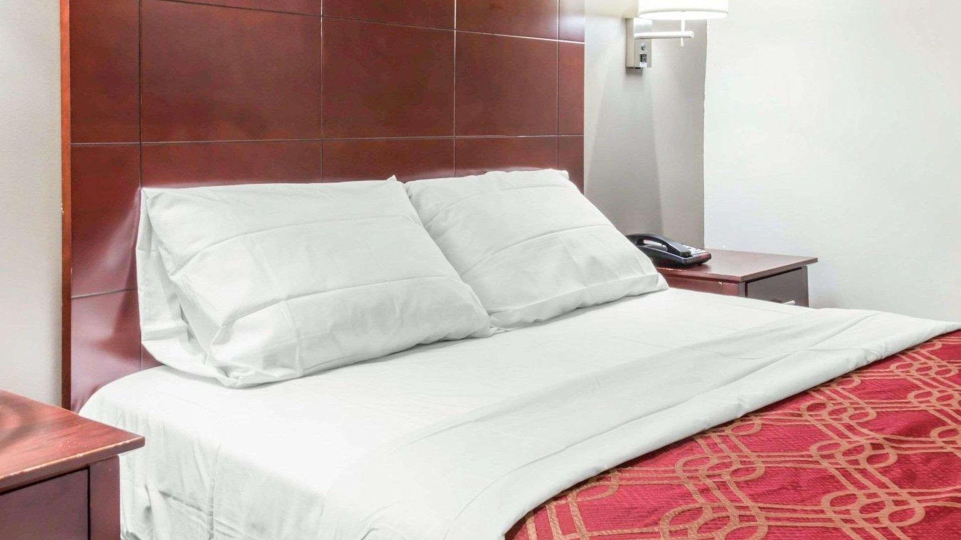 Econo South Ozone Park Hotel