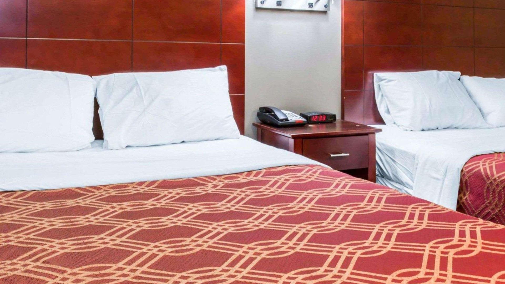 Hotel Econo South Ozone Park