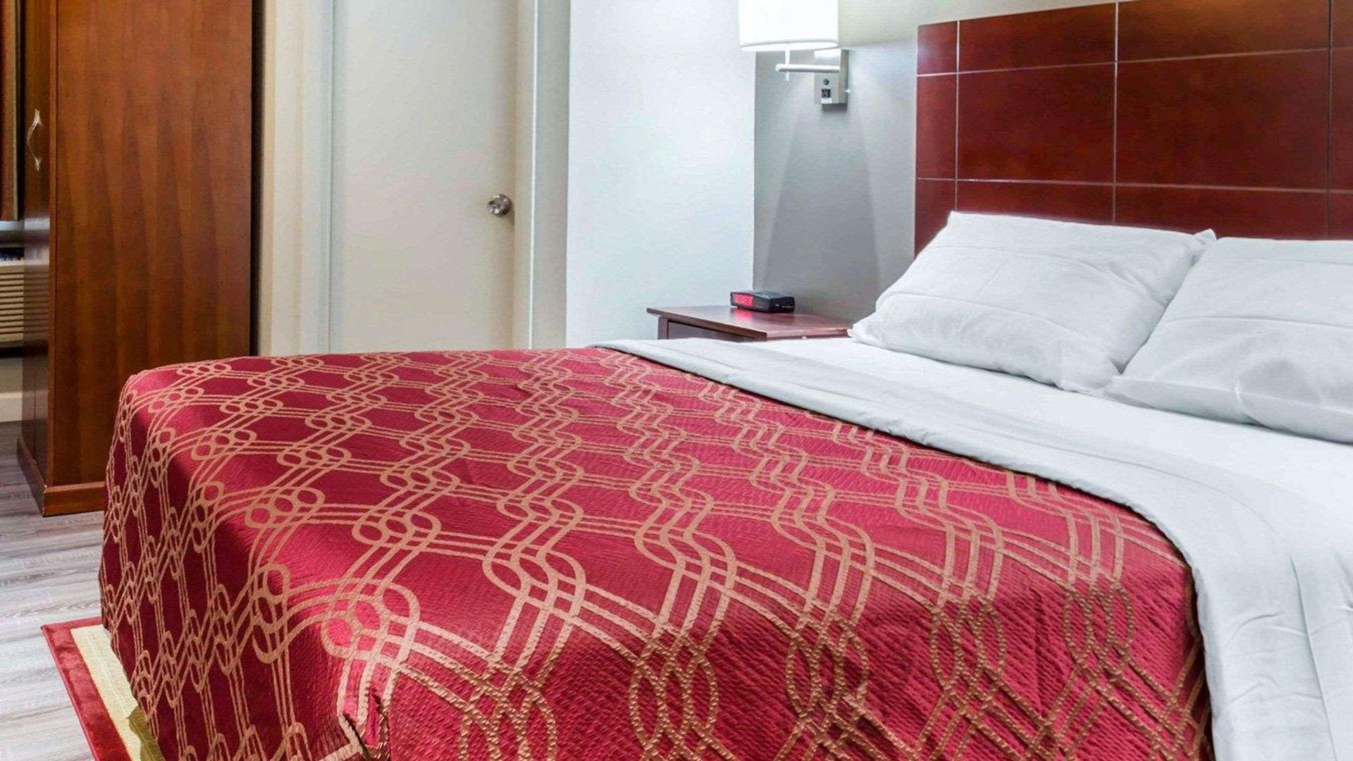 Hotel Econo South Ozone Park 2*