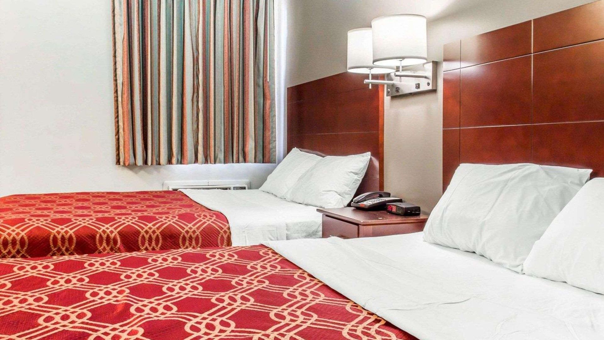 Hotel Econo South Ozone Park 2*