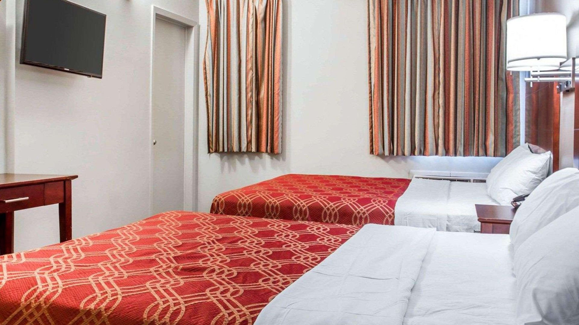 Hotel Econo South Ozone Park 2*