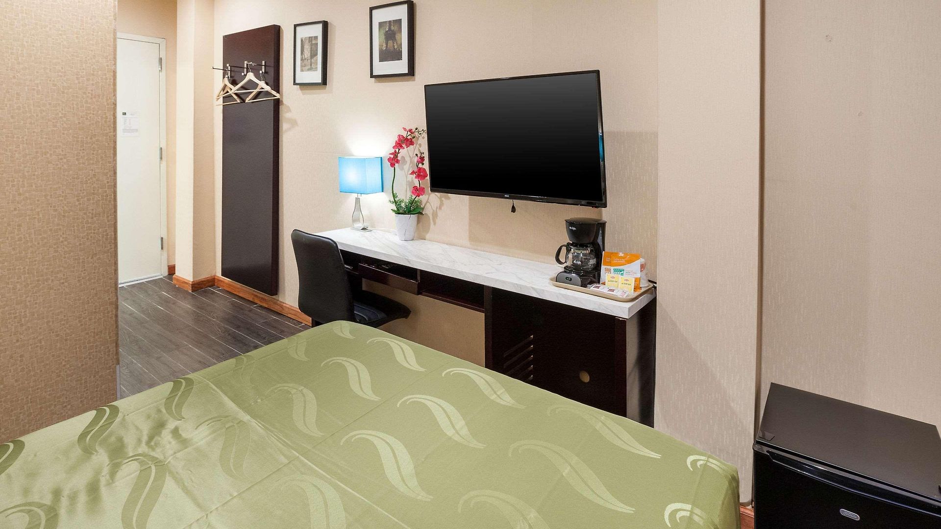 Quality Near Sunset Park Hotel 3*