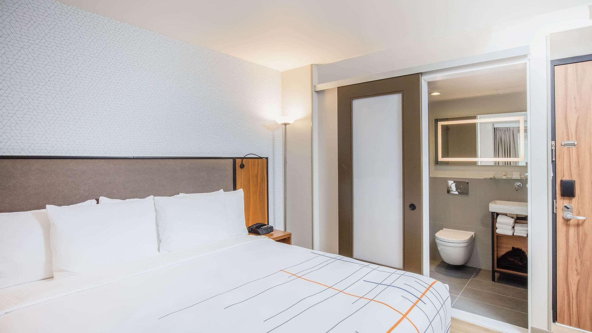 Hotel La Quinta By Wyndham Time Square South 3*