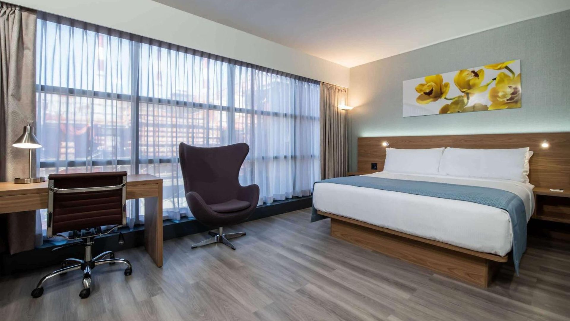 Wingate By Wyndham Long Island Hotel