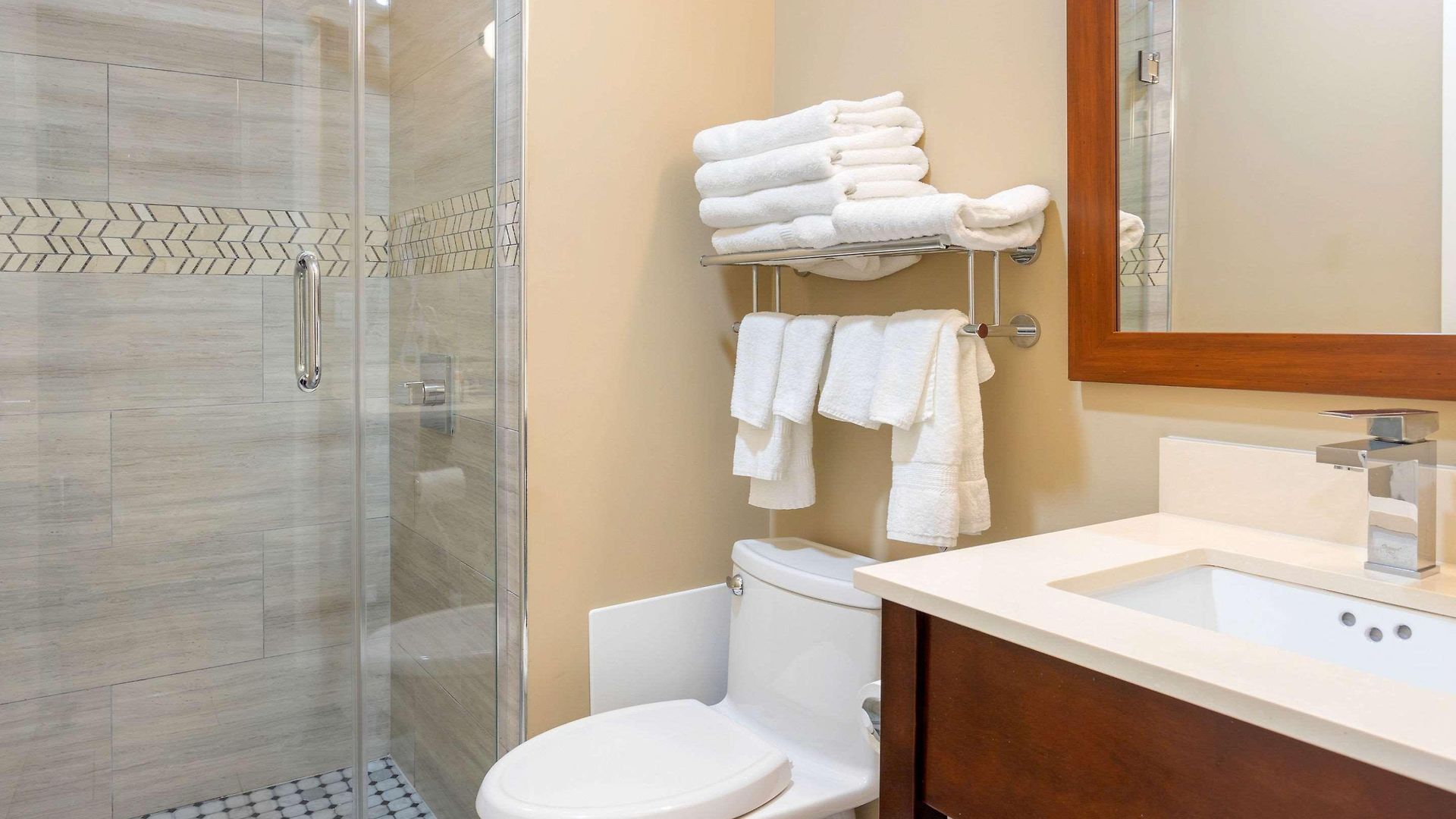 Comfort & Near Jfk Air Train Hotel 3*