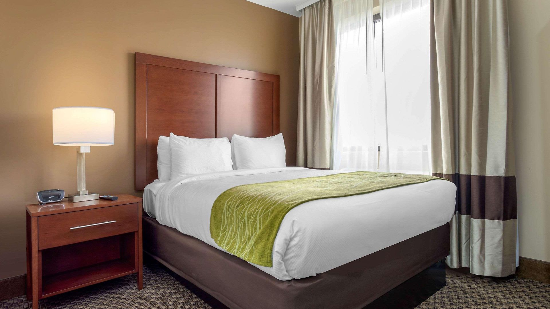 Comfort & Near Jfk Air Train Hotel