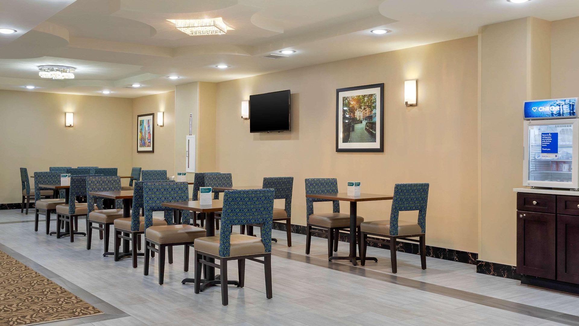 Hotel Comfort & Near Jfk Air Train 3*