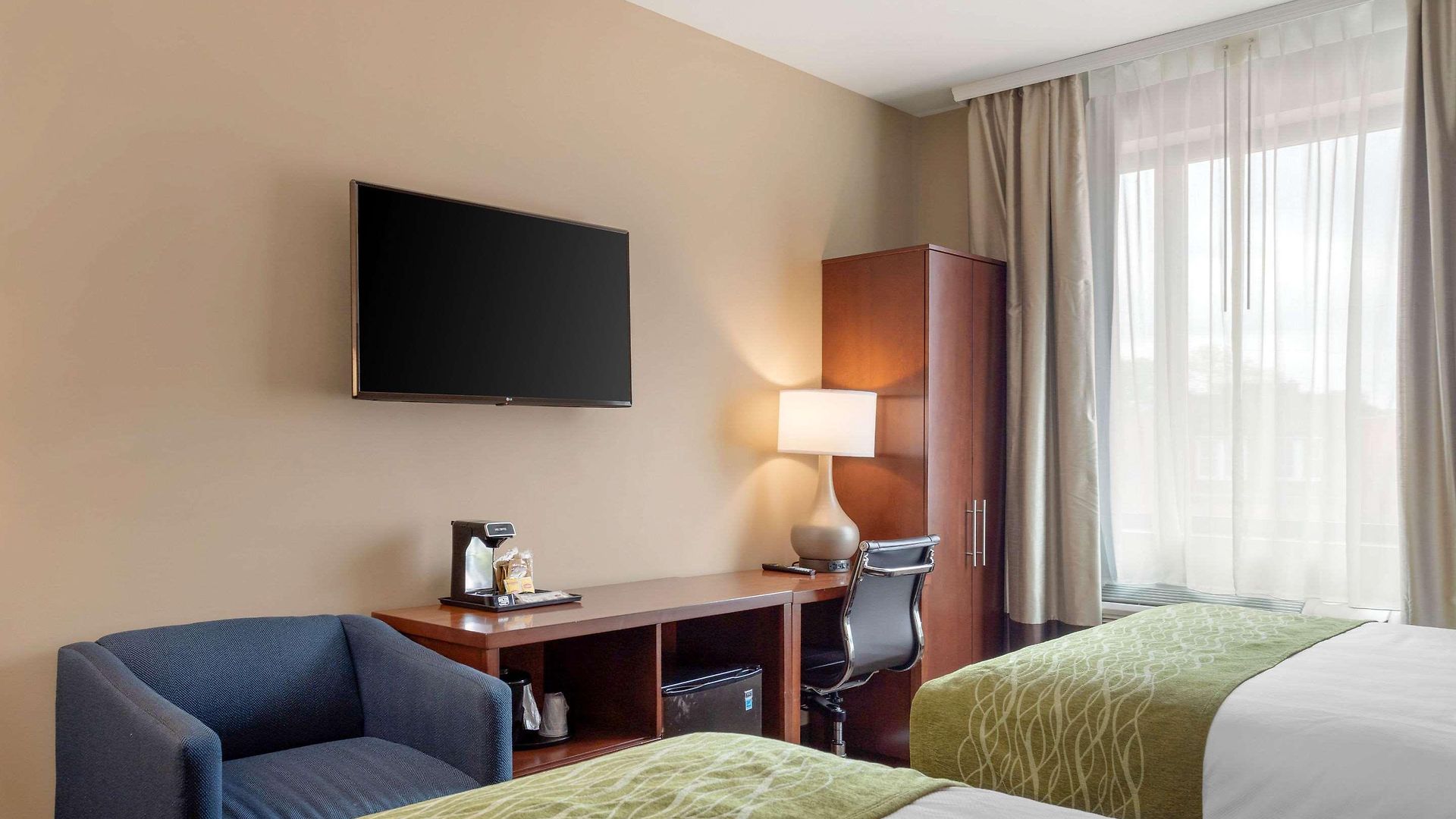 Hotel Comfort & Near Jfk Air Train 3*