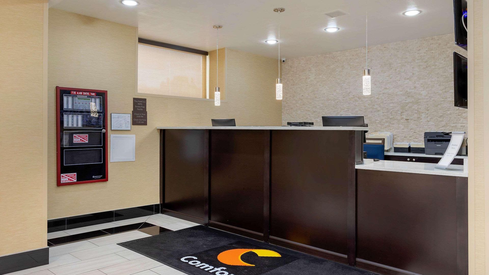 Hotel Comfort & Near Jfk Air Train 3*