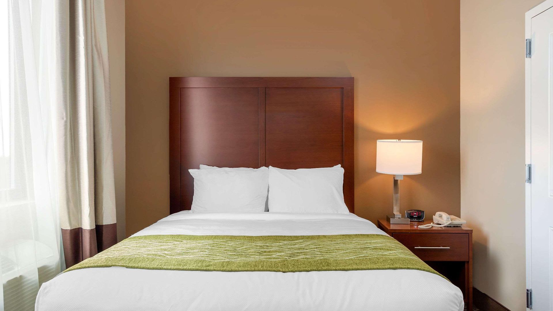 Hotel Comfort & Near Jfk Air Train