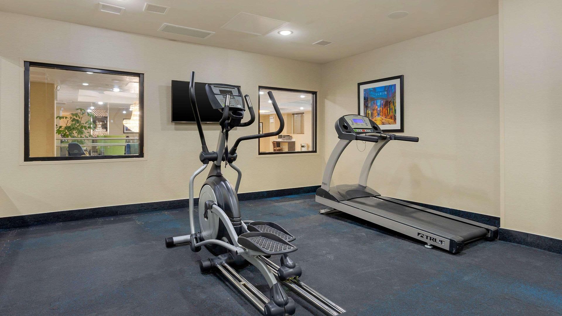 Hotel Comfort & Near Jfk Air Train 3*