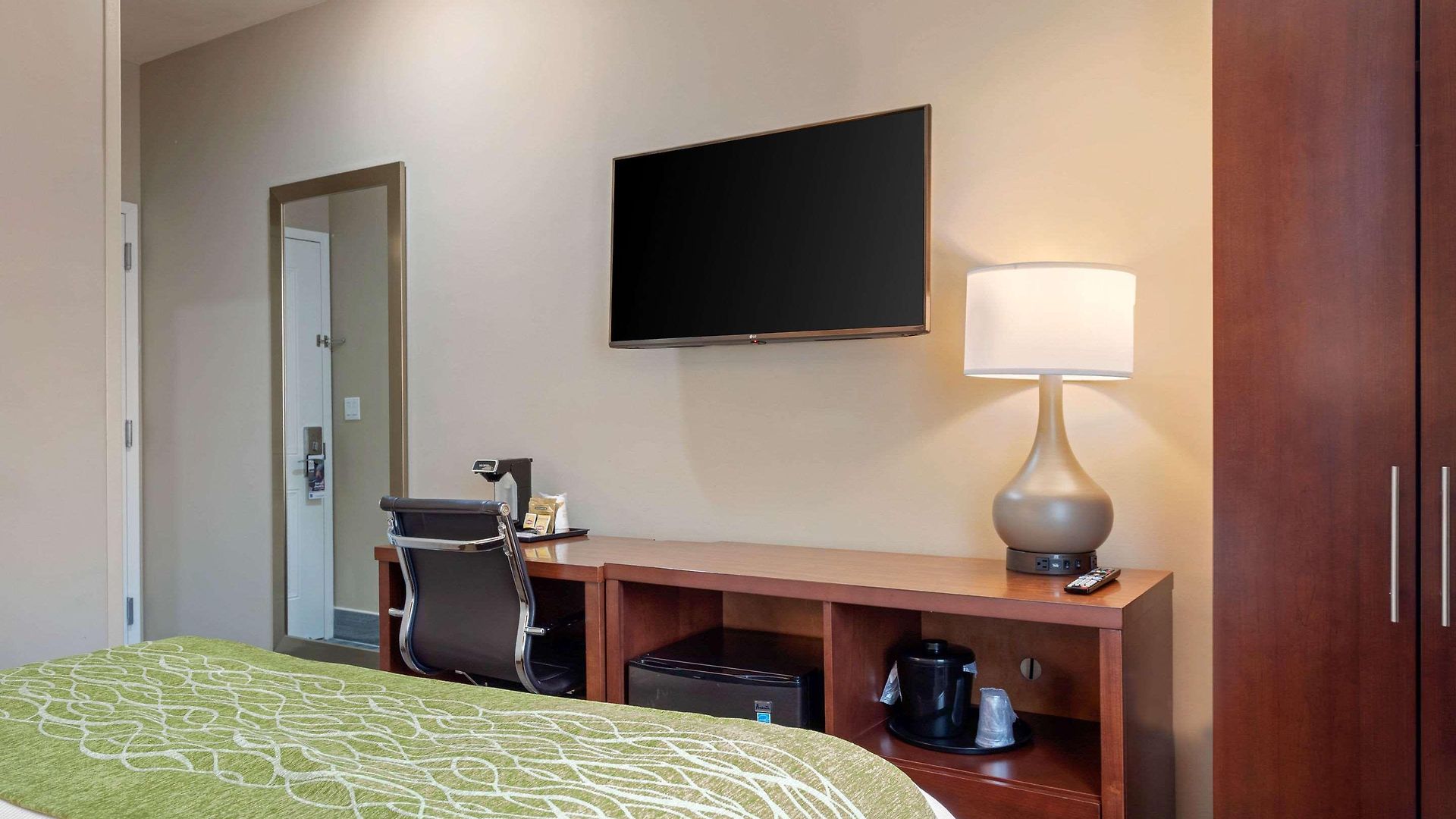 Comfort & Near Jfk Air Train Hotel
