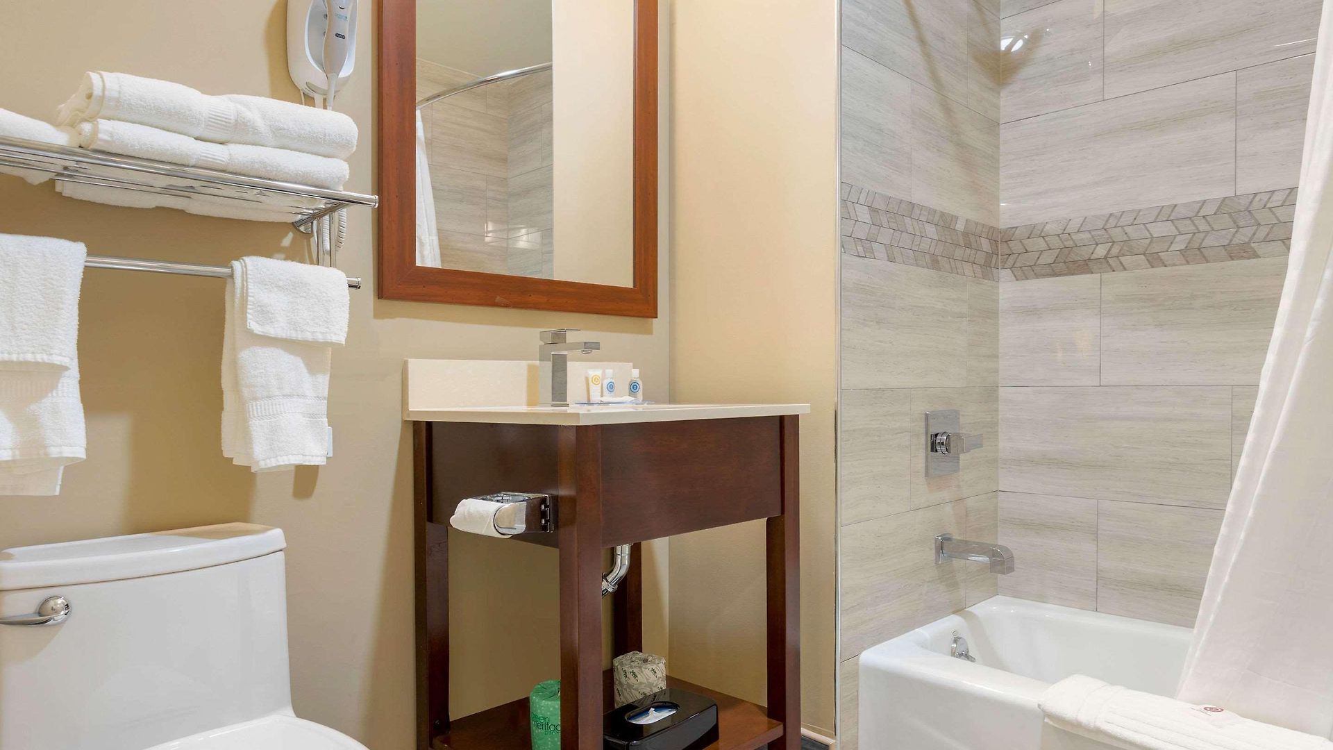 Hotel Comfort & Near Jfk Air Train