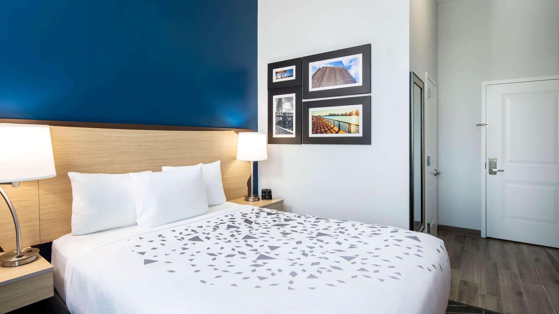 La Quinta Long Island Hotel New York