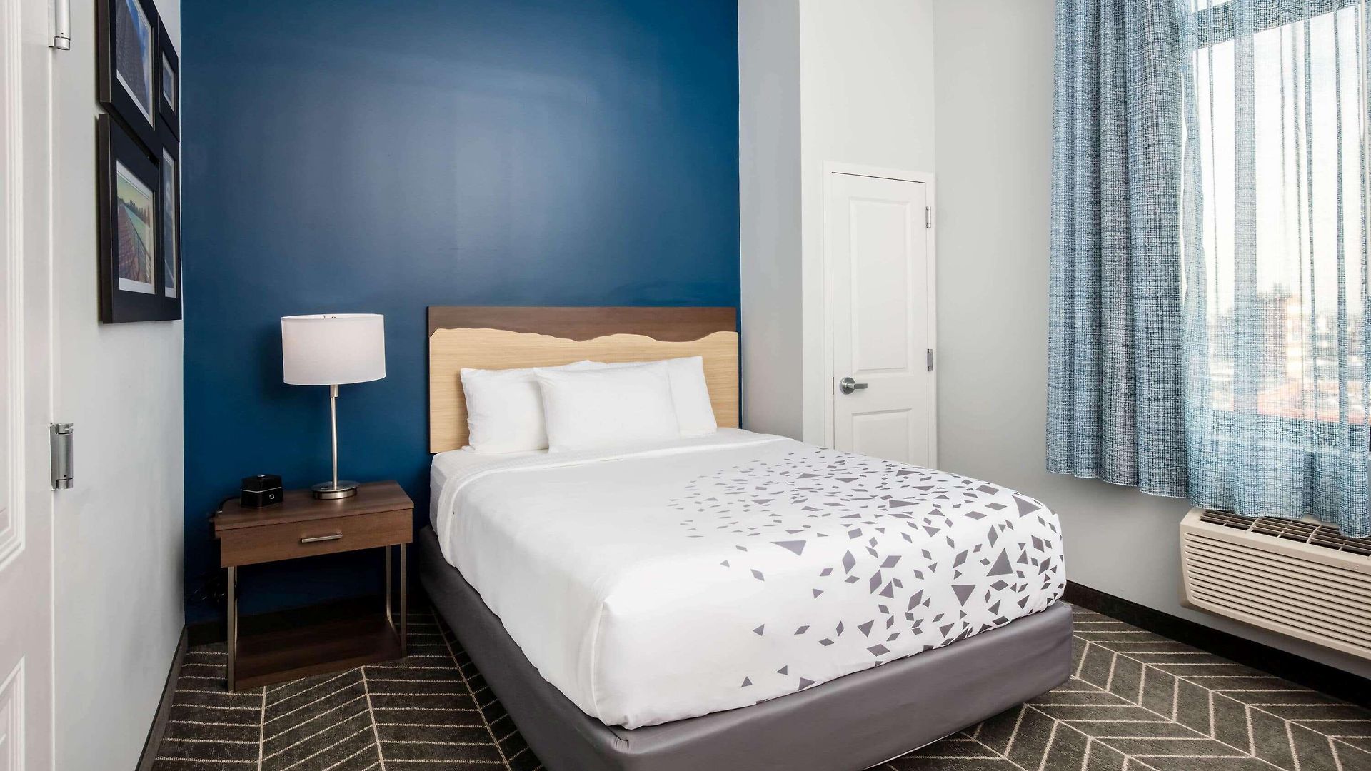 Hotel La Quinta Long Island 3*