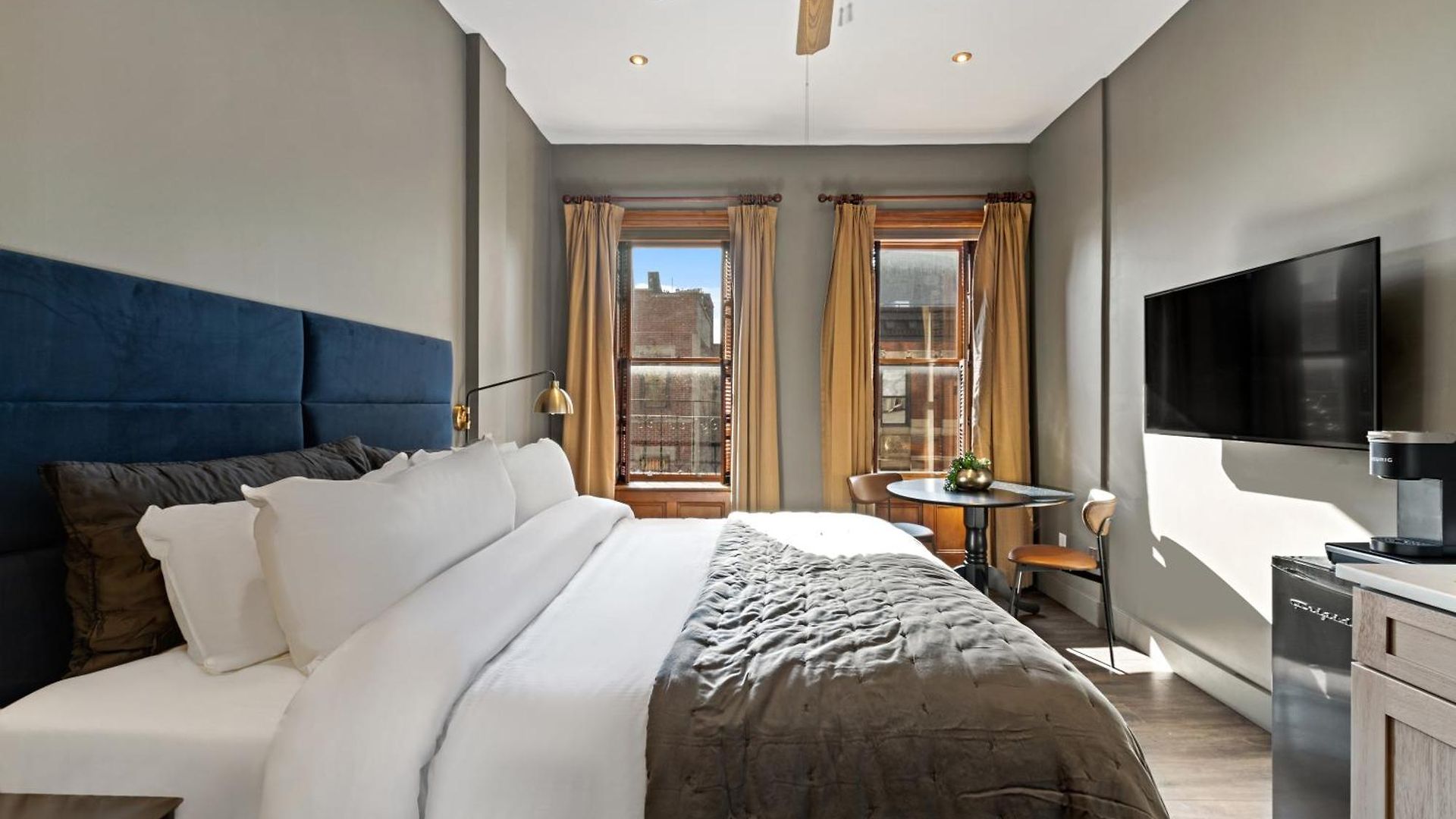 The Historic Blue Moon - Nyc Hotel 4*