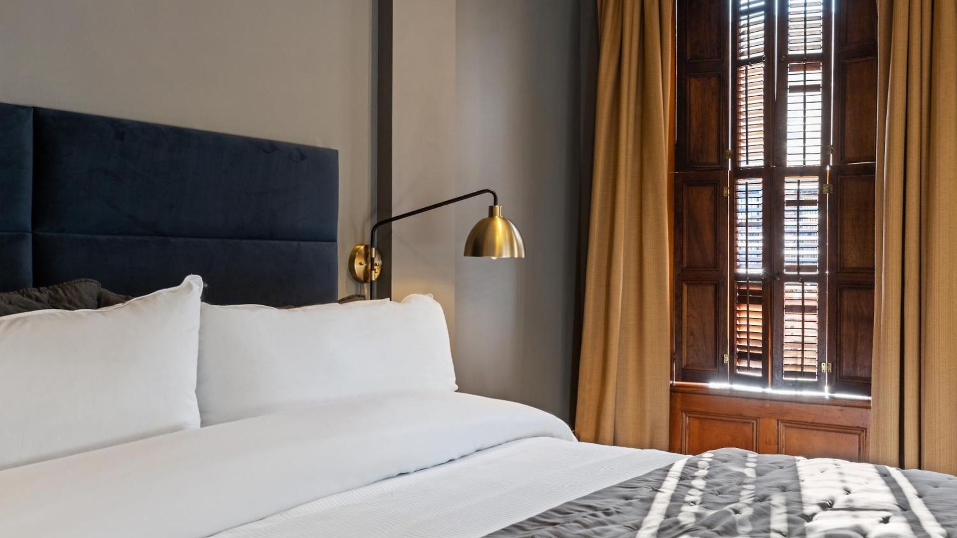 The Historic Blue Moon - Nyc Hotel 4*