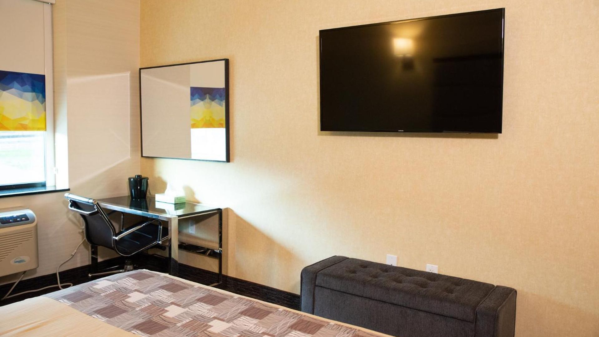 7 Days Hotel