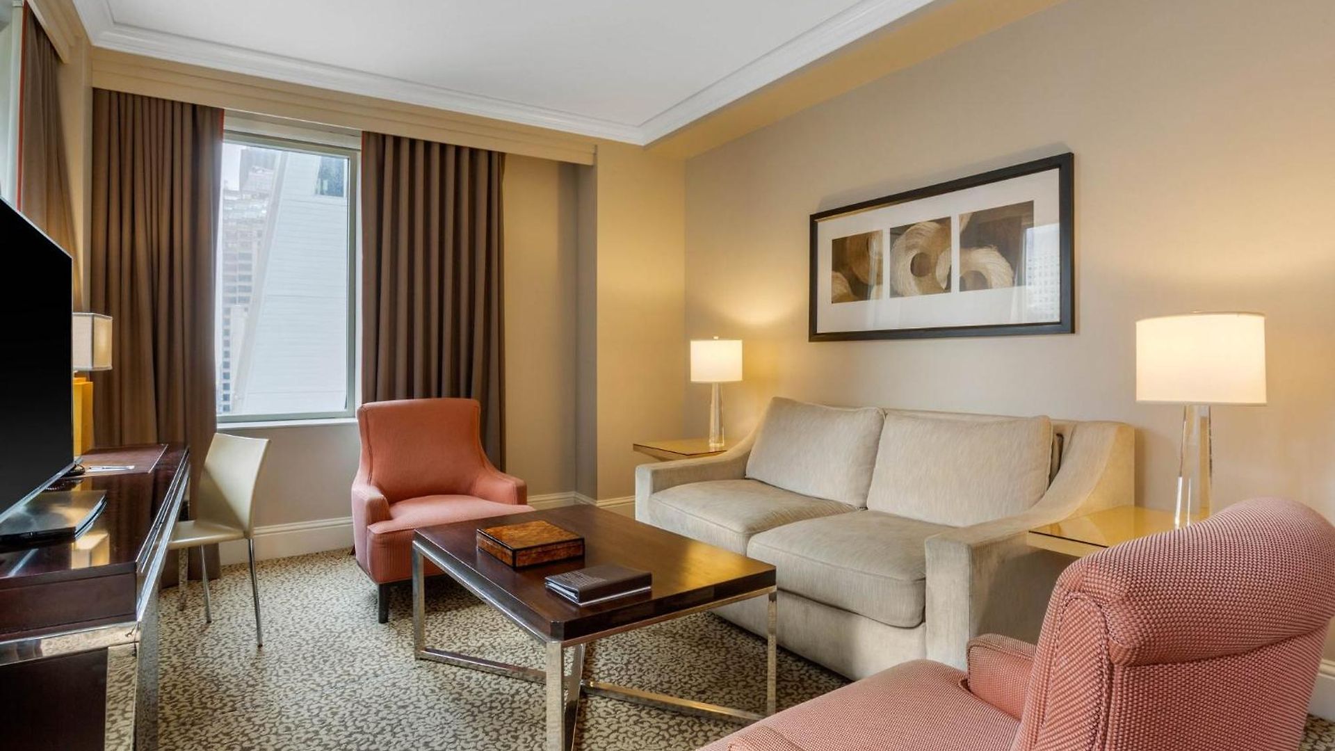 Omni Berkshire Place 4*