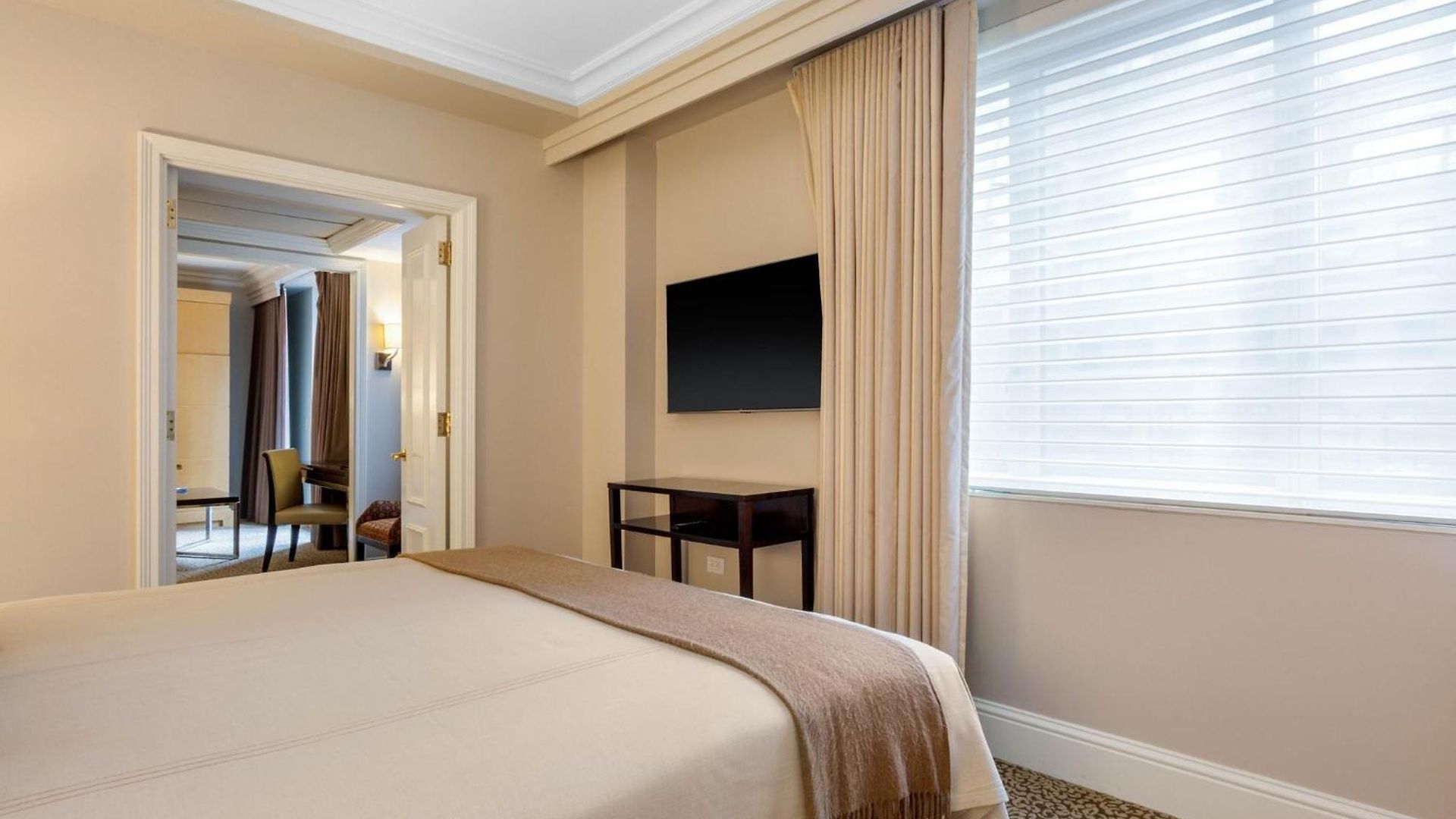 Hotel Omni Berkshire Place New York