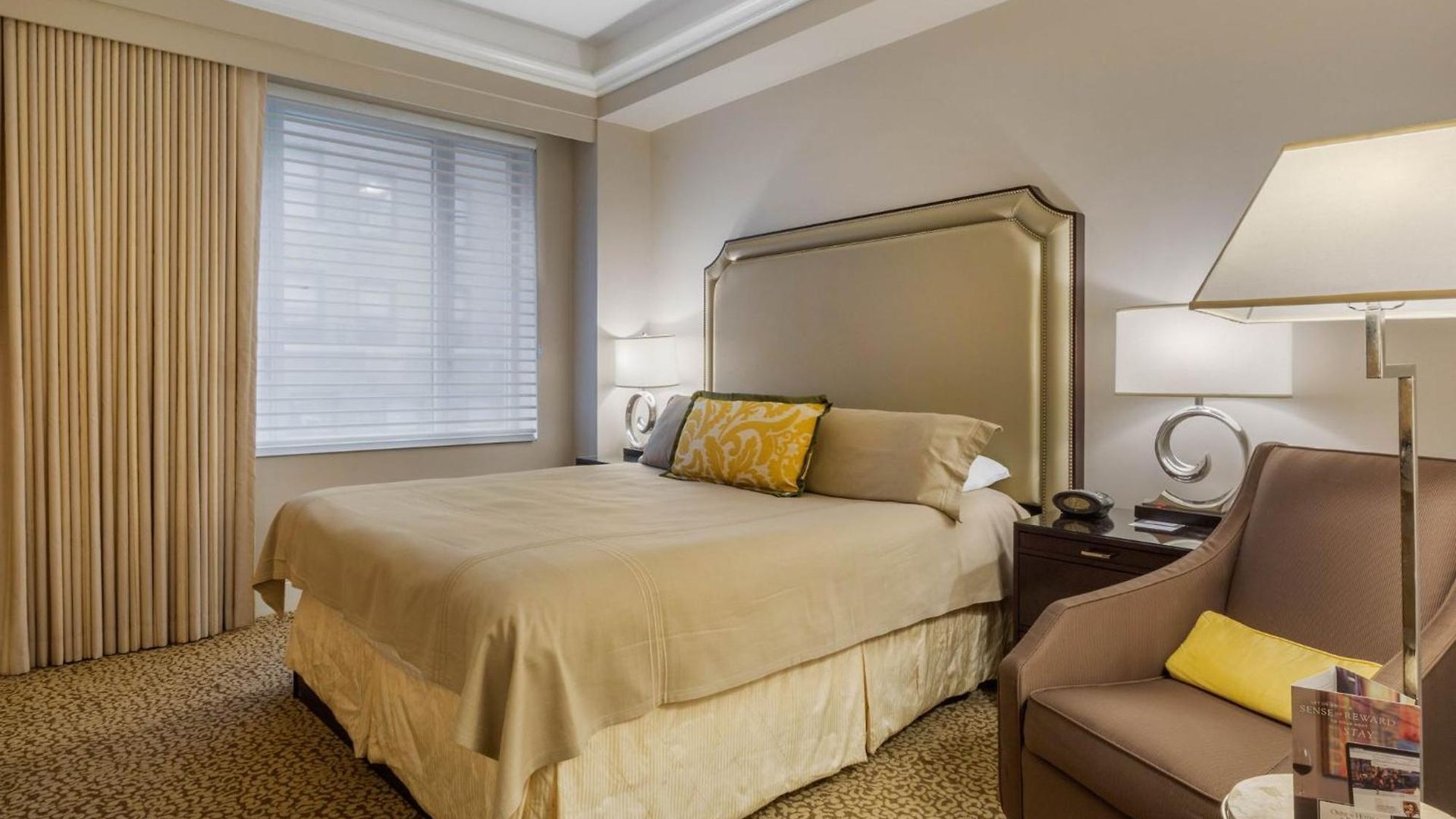 Omni Berkshire Place Hotel 4*