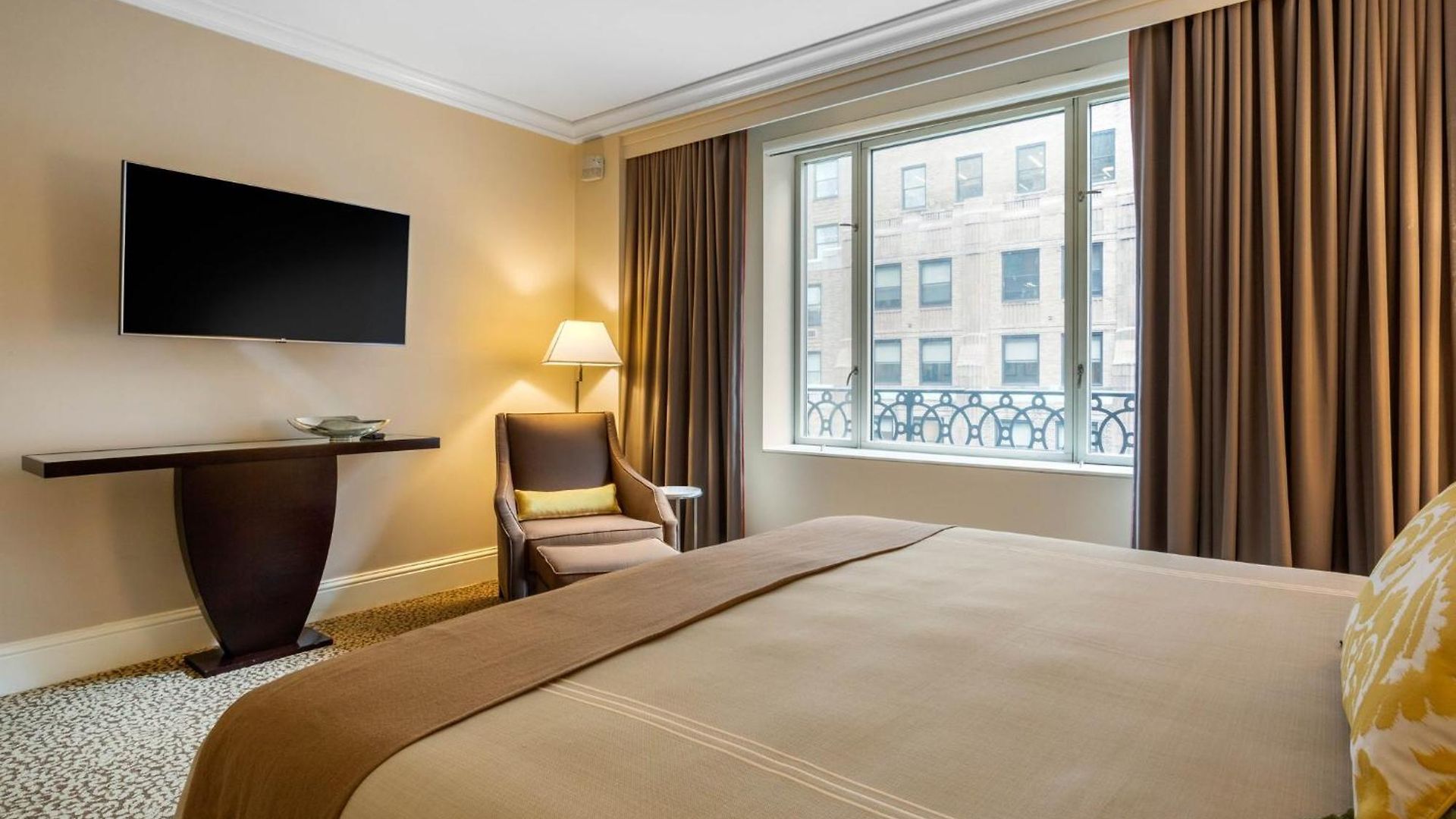 Omni Berkshire Place Hotel 4*