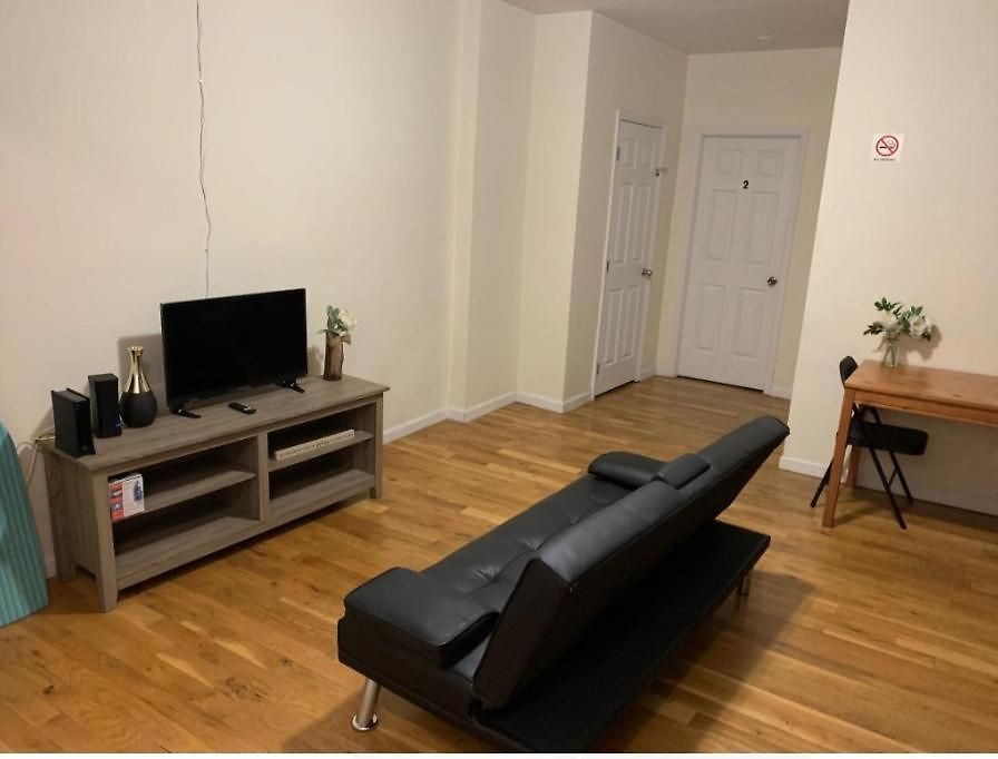 Hostel Bedroom In Nyc! Manhattan Location!! *