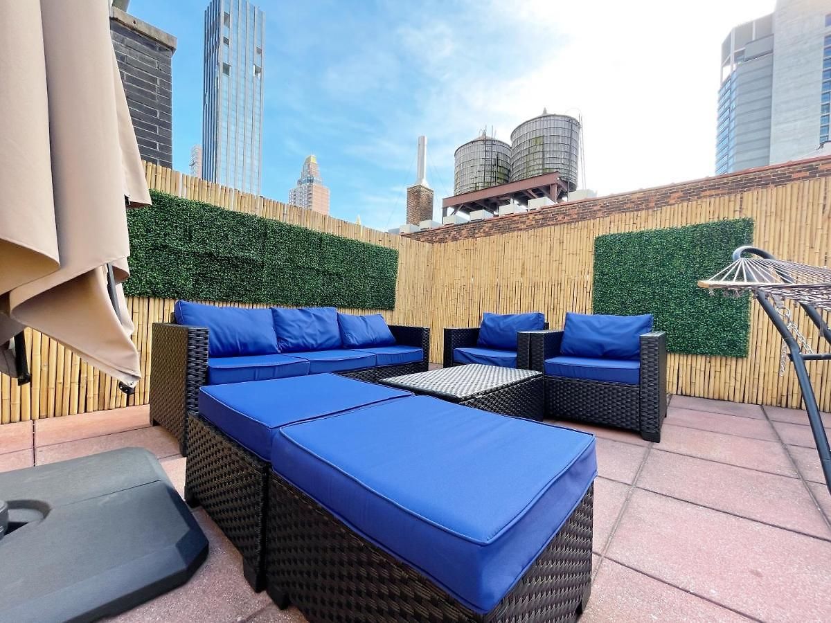 And The City, Rooftop View Apartment