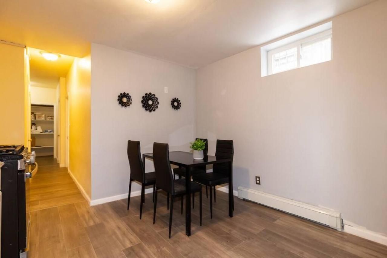 Cozy Shack 1 Bedroom Studio With Sofa And Full Kitchen In Elmhurst Ny New York