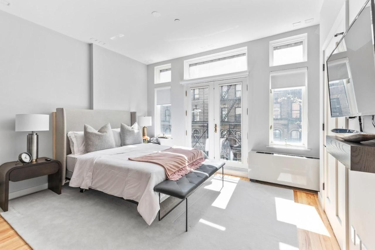 Holiday home Luxe Studio Apt With Charming Juliet Balcony New York