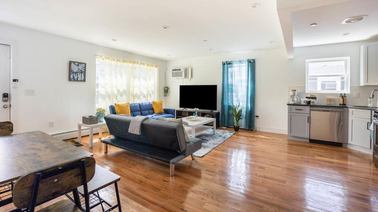 Apartment Lovely 3-br In Queens, Near Rockaway New York