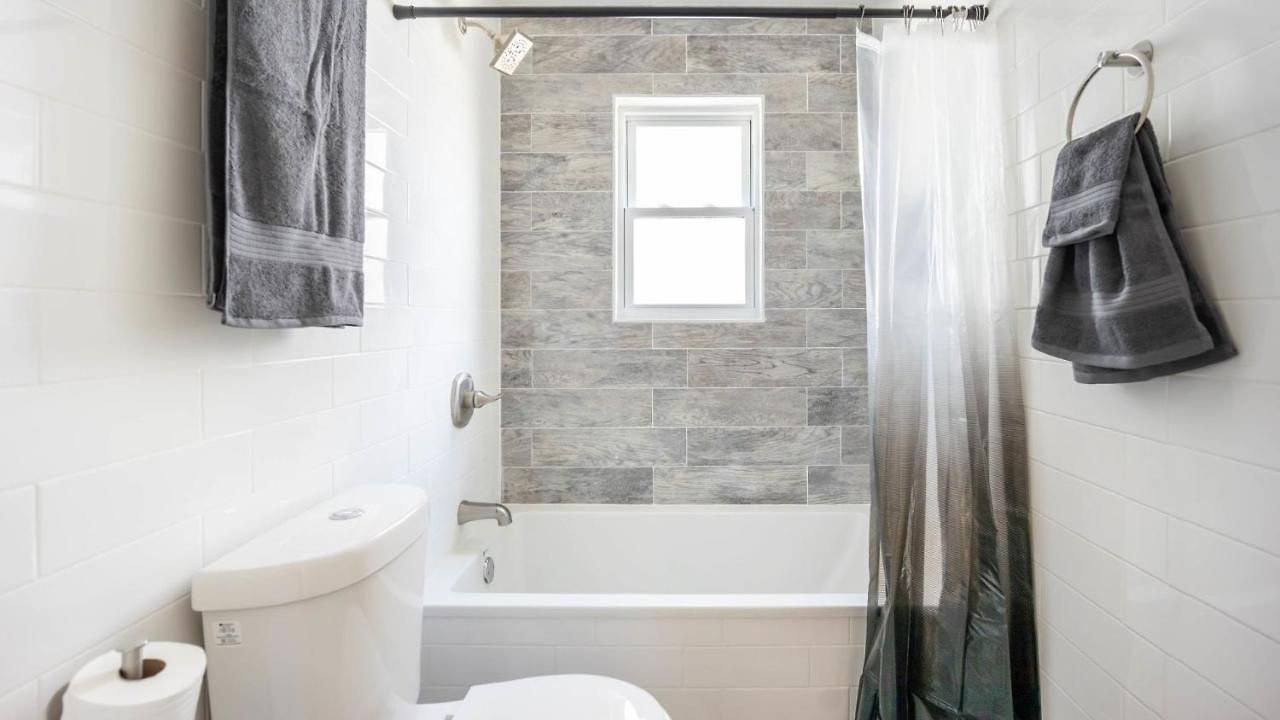 Lovely 3-br In Queens, Near Rockaway Apartment