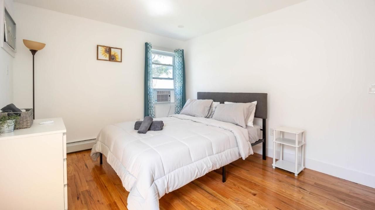 Lovely 3-br In Queens, Near Rockaway *
